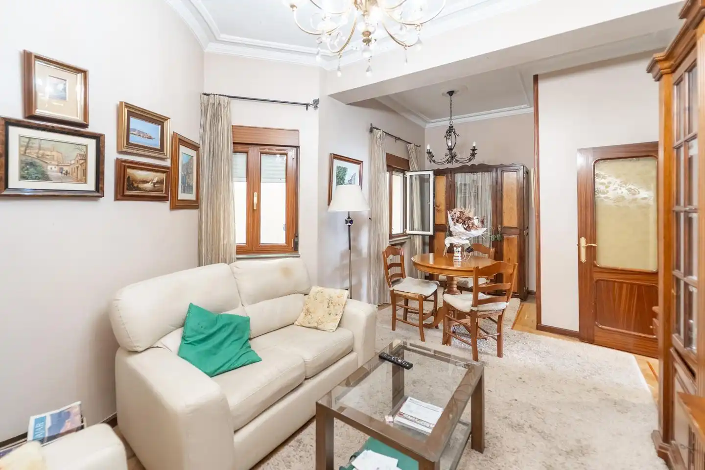 Piso con ascensor en venta en Calle Carreño Miranda, imagen 3
