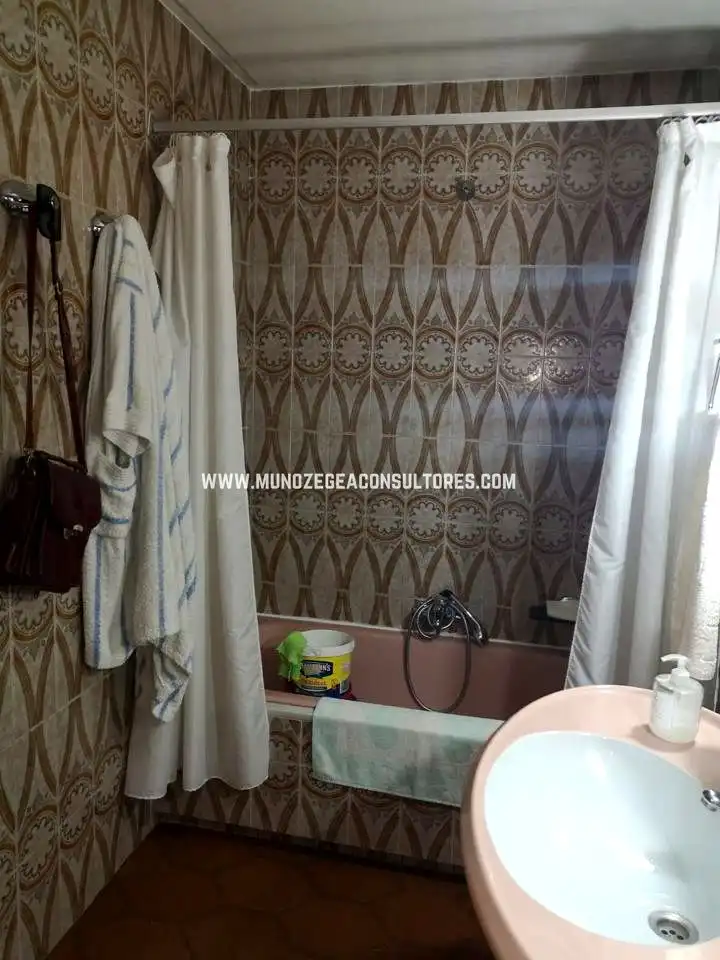 Baño de Piso en venta en Lucena con Trastero y Amueblado