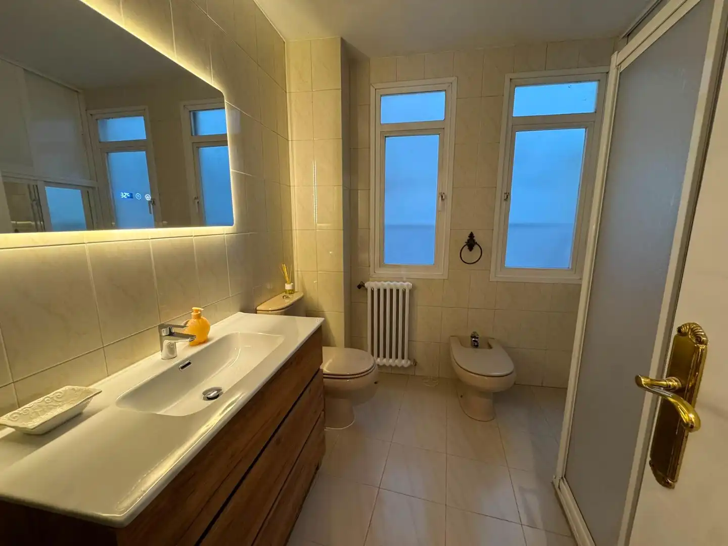 Baño de Piso para compartir en Ourense Capital  con Calefacción, Amueblado y Balcón