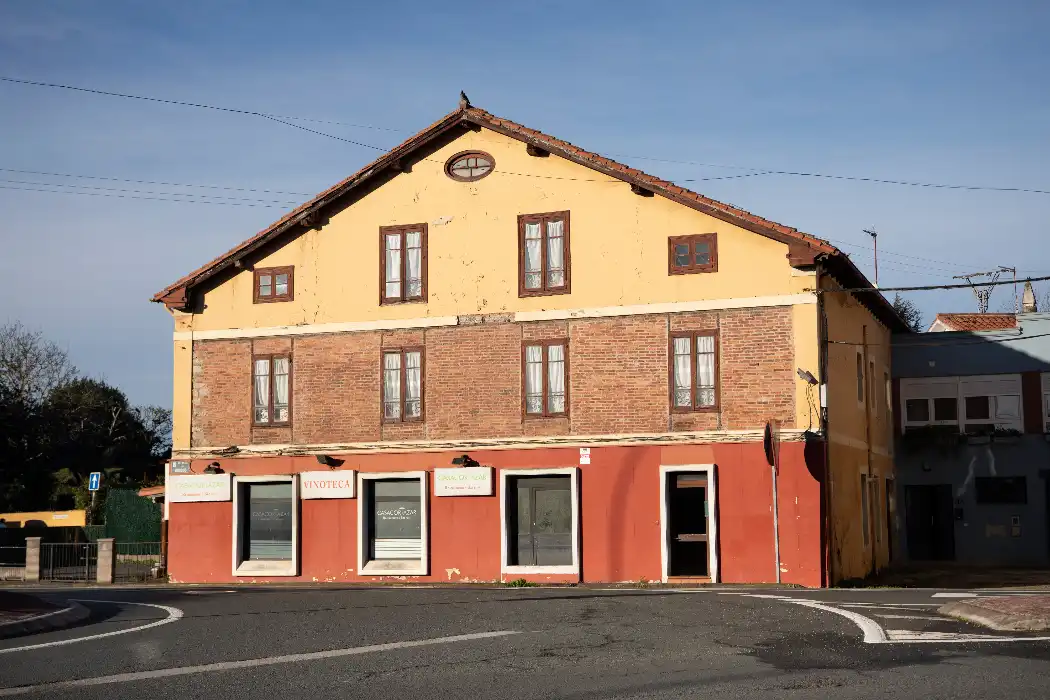 House with terrace for sale in Avenida de Burgos 8