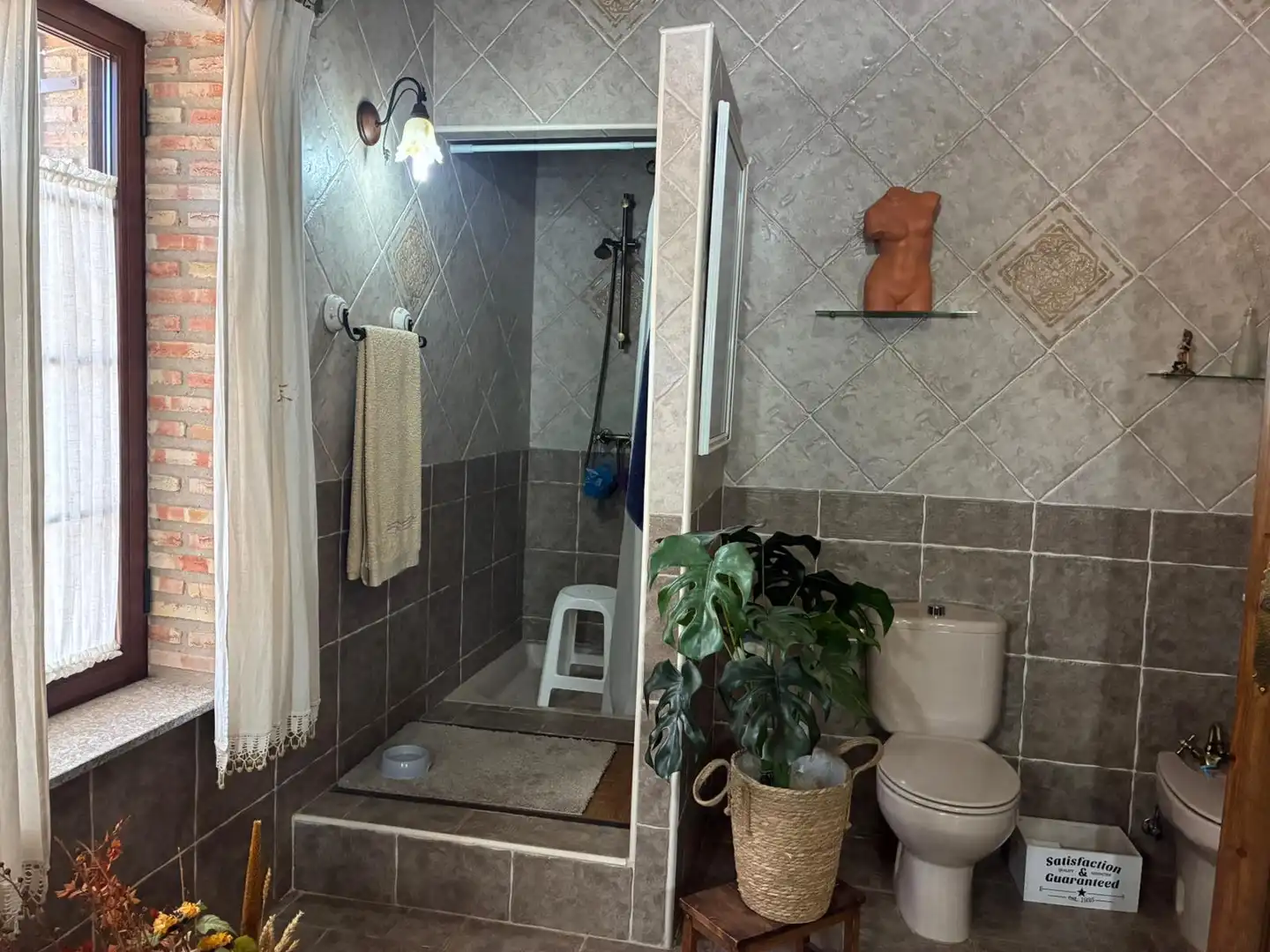 Baño de Finca rústica en venta en Cabezuela del Valle con Calefacción, Jardín privado y Terraza