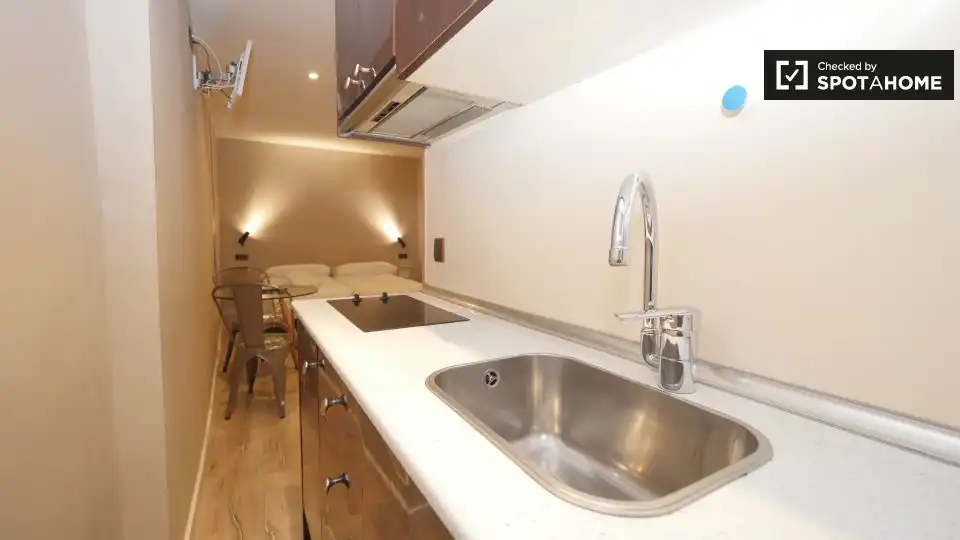 Cocina de Piso de alquiler en Barcelona con Aire acondicionado, Calefacción y Amueblado