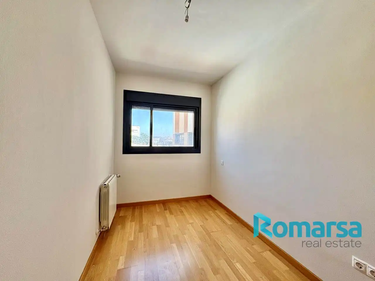 Dormitori de Pis en venda en Ávila amb Calefacció, Parquet i Terrassa