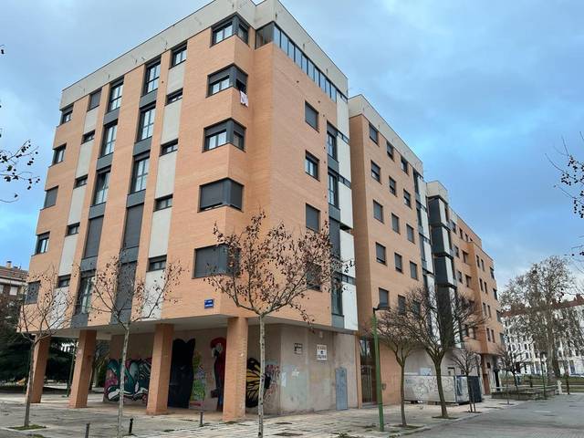 Garaje en Venta en Lovaina en Universidad - Las Huelgas