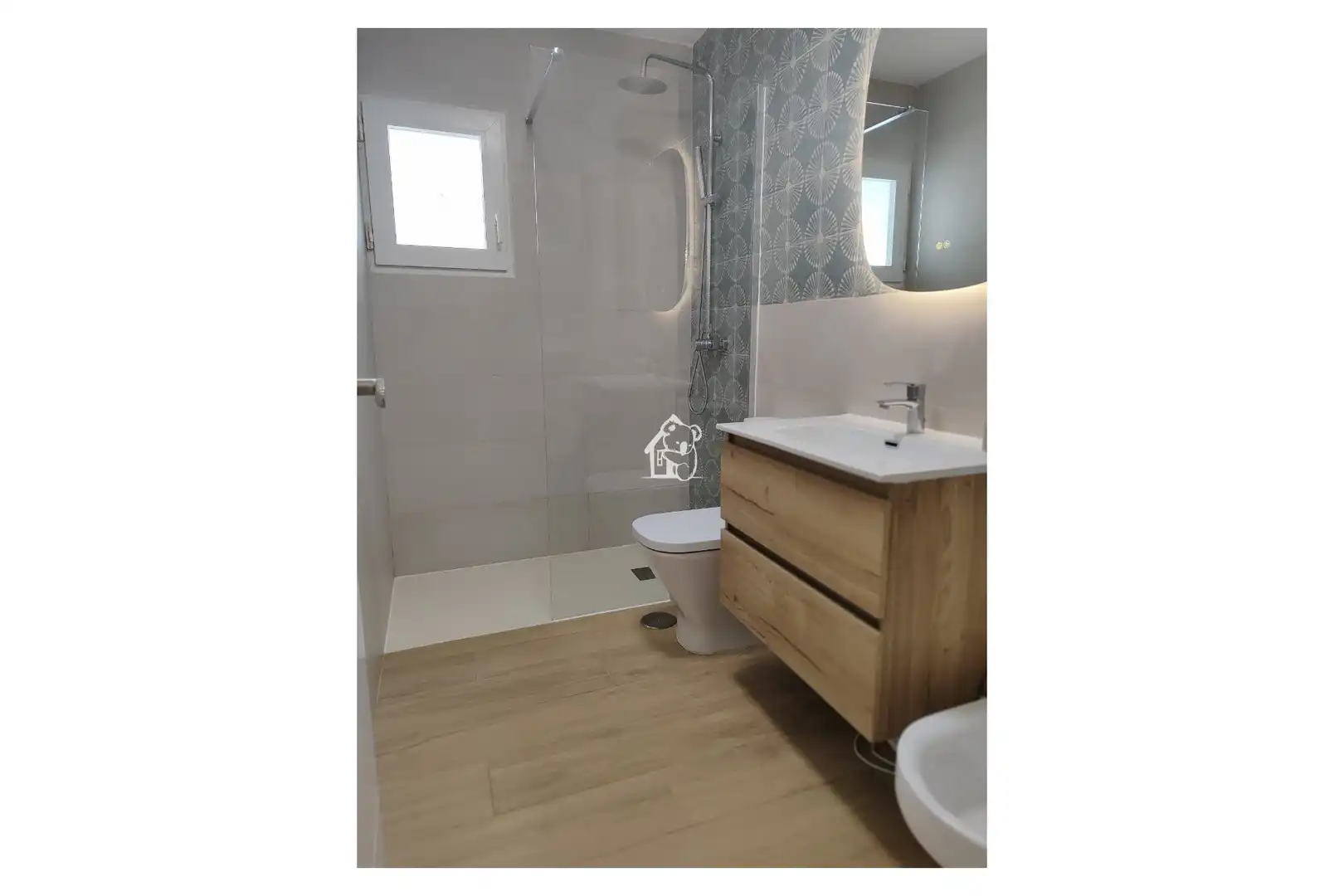 Bany de Apartament de lloguer en Orihuela amb Aire condicionat, Jardí privat i Terrassa