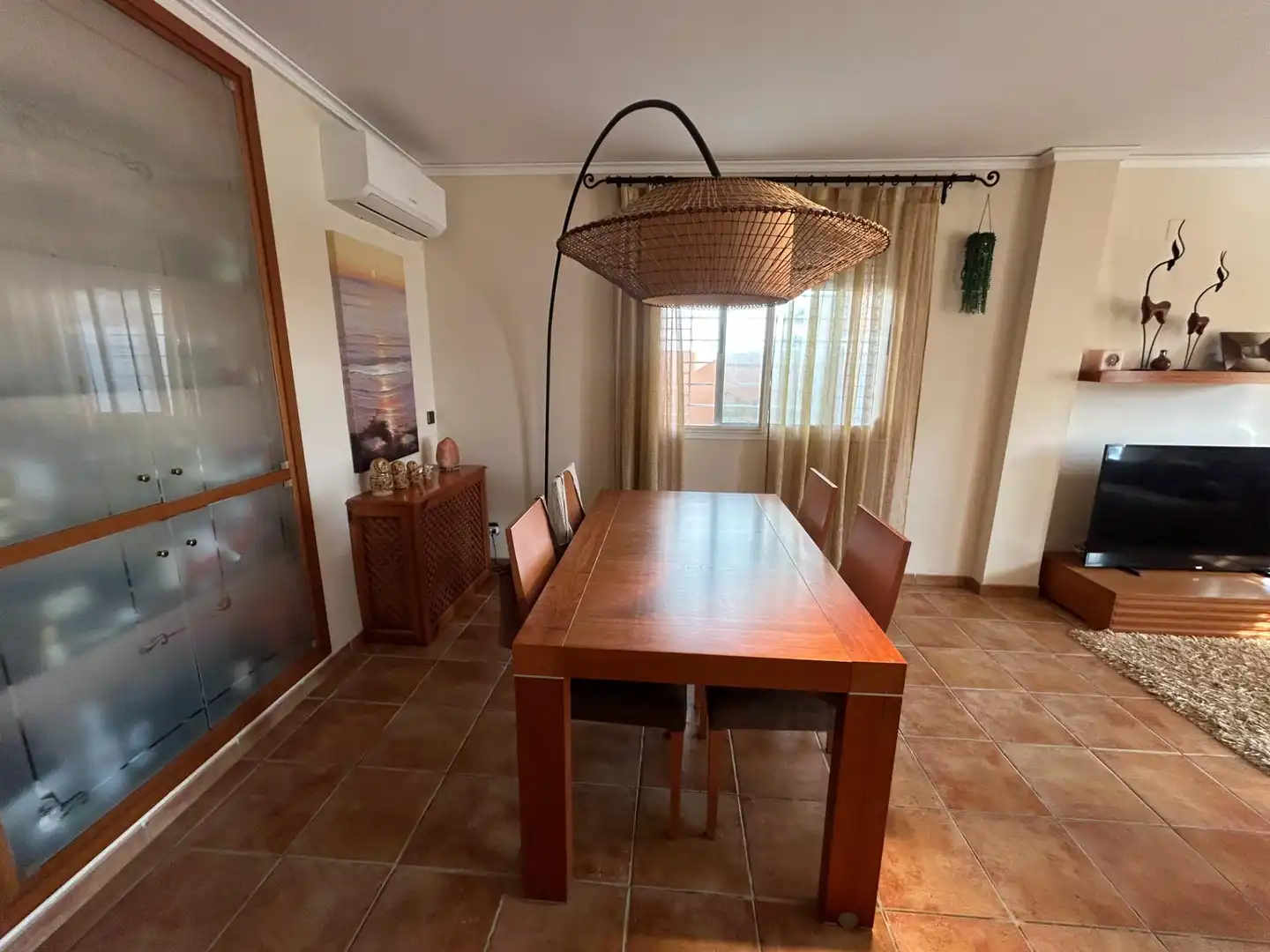 Esszimmer von Einfamilien-Reihenhaus zum Verkauf in Cullera mit Klimaanlage, Privatgarten und Terrasse