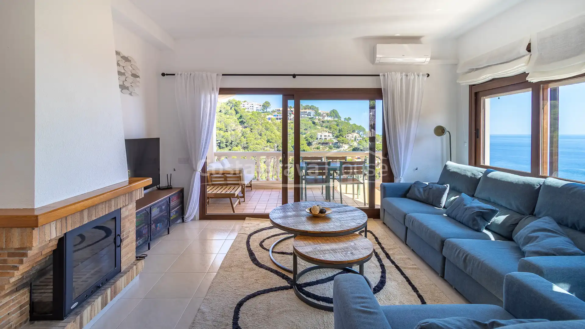 Sala d'estar de Casa adosada en venda en Begur amb Aire condicionat, Calefacció i Jardí privat