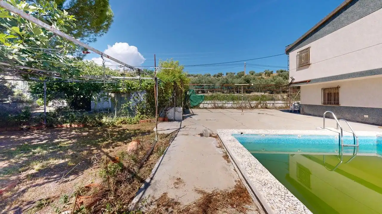 Piscina de Casa o xalet en venda en Jaén amb Traster i Piscina comunitària