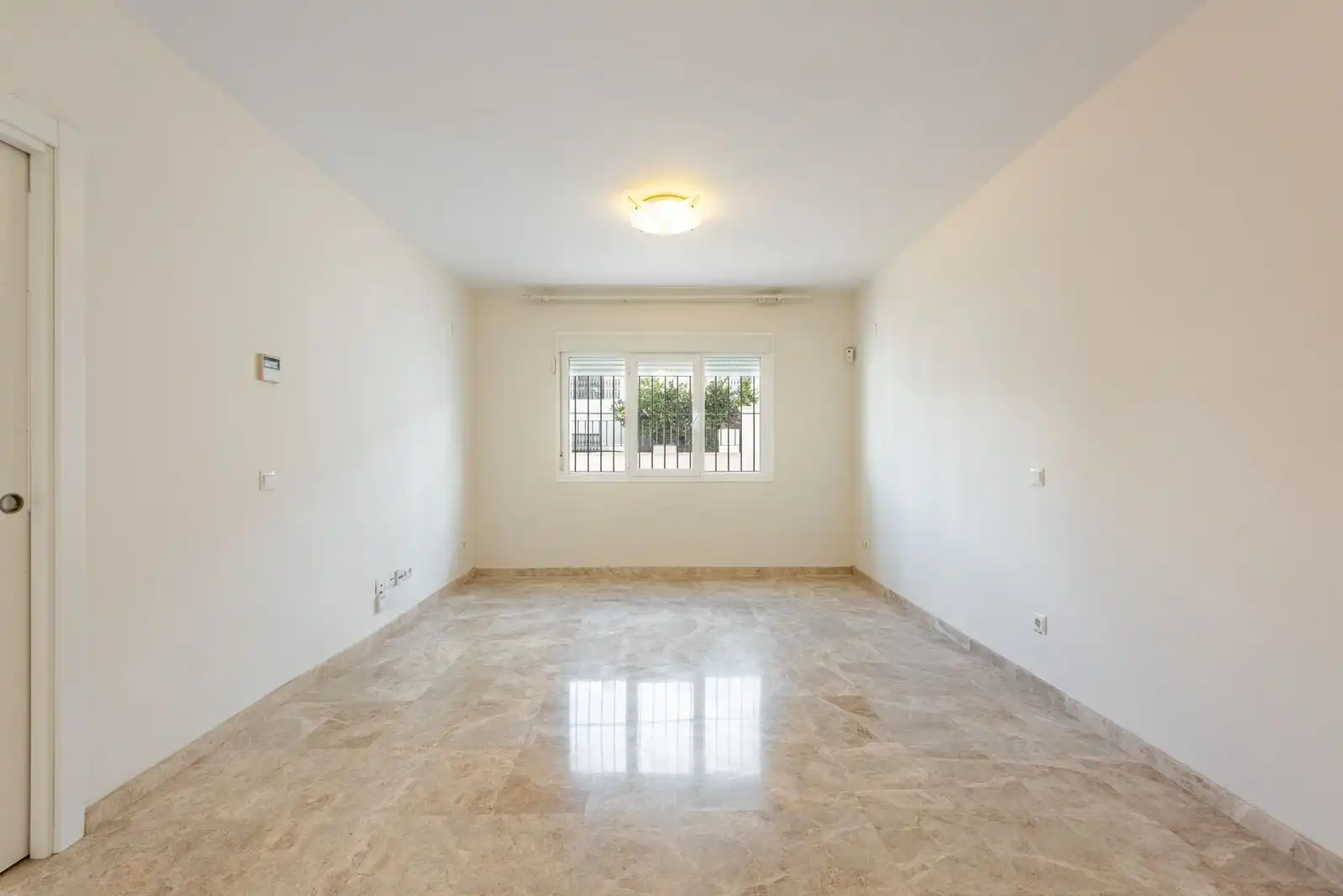 Casa adosada en venta en Marbella con Aire acondicionado, Terraza y Internet