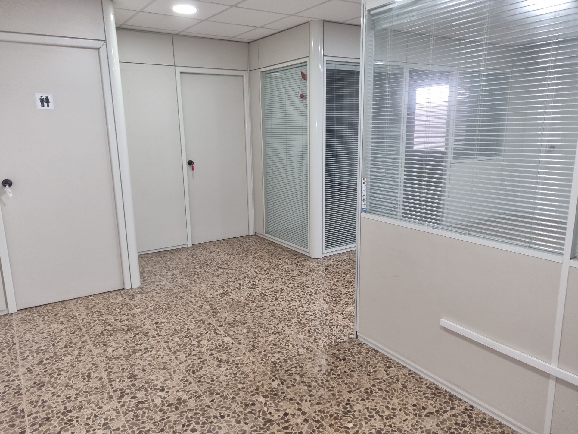 Oficina de alquiler en  Barcelona Capital con Amueblado