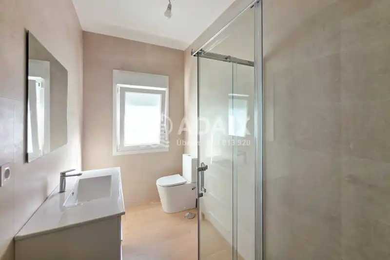 Badezimmer von Wohnung zum Verkauf in Úbeda mit Balkon