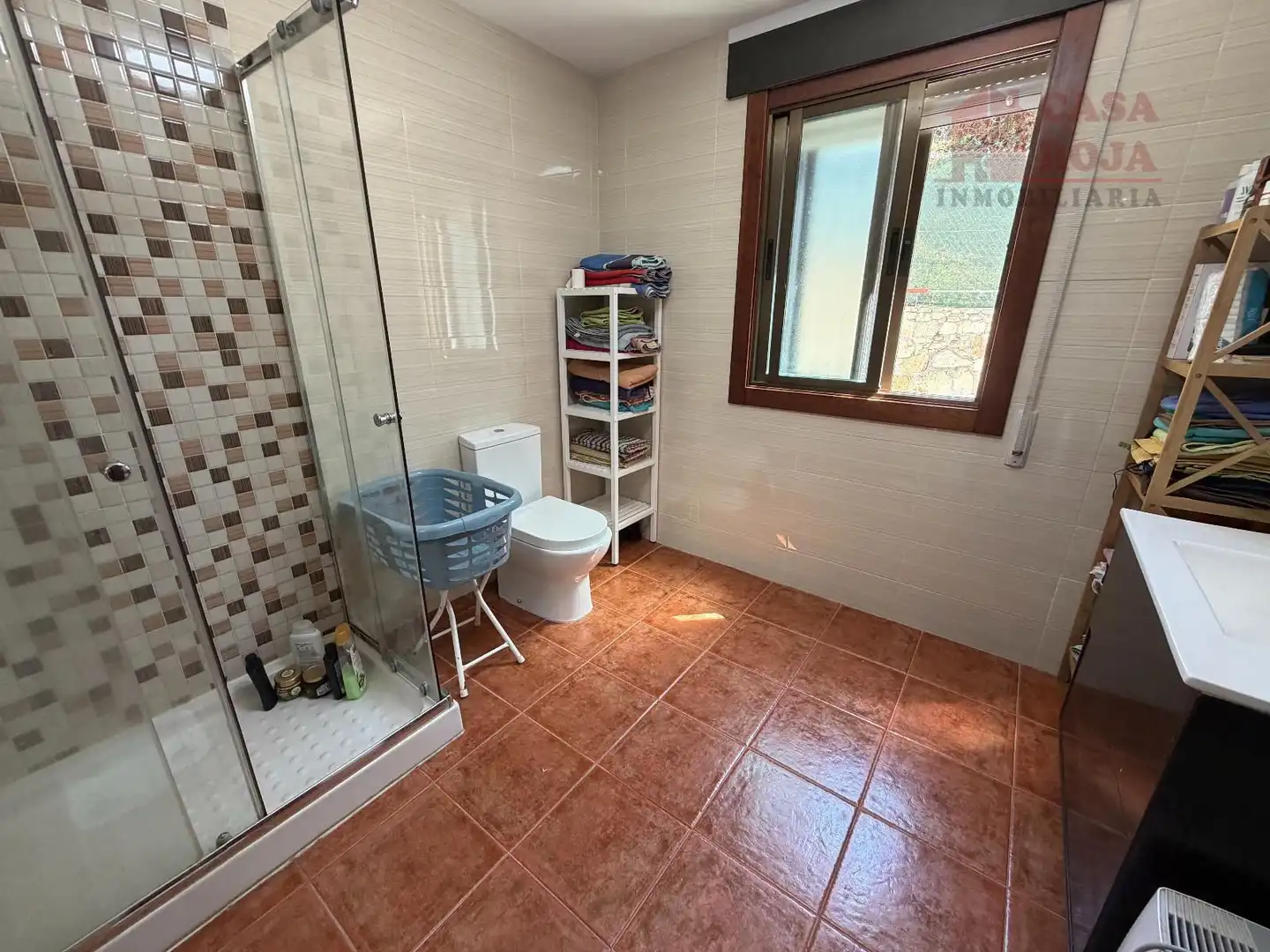 Bany de Casa o xalet en venda en Cangas  amb Calefacció, Terrassa i Moblat