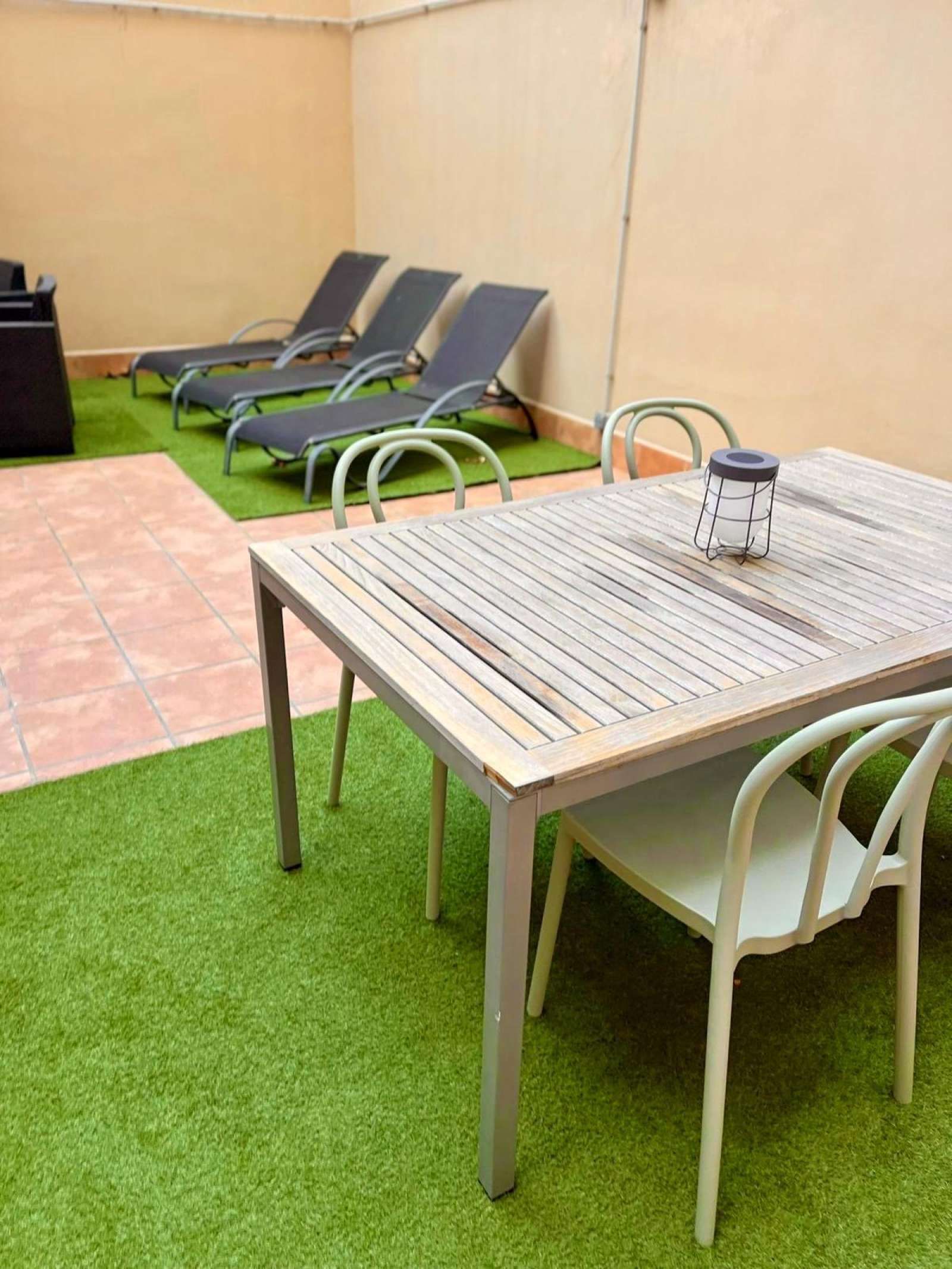 Terrassa de Apartament per a compartir en  Barcelona Capital amb Aire condicionat i Terrassa