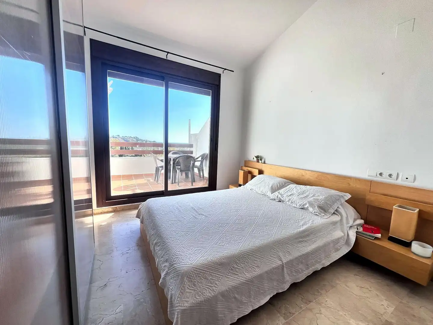 Habitación de Dúplex en venta en Mijas con Trastero, Amueblado y Piscina comunitaria