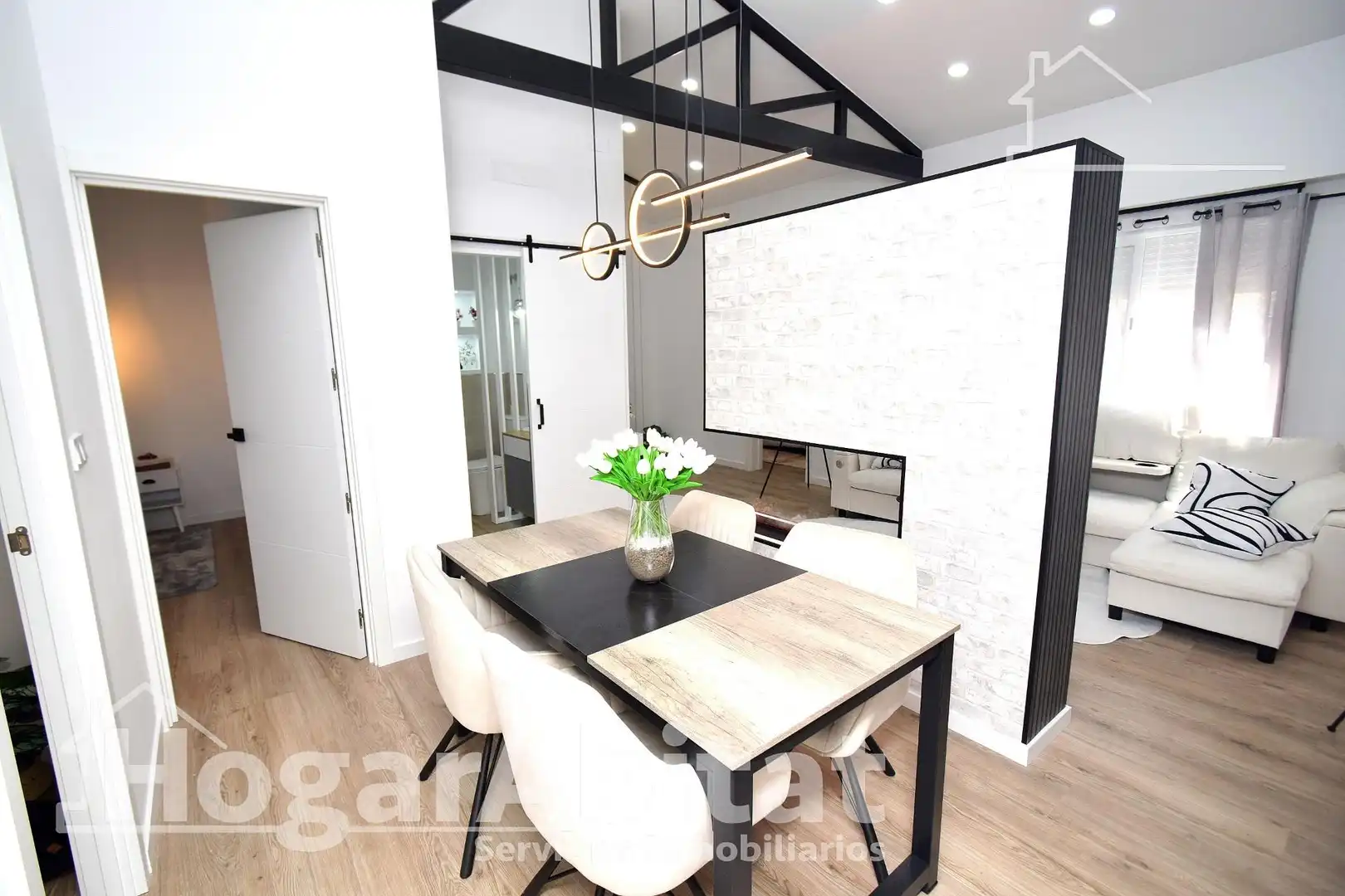 Bedroom of Attic for sale in Picassent  with Parquet flooring, Terrace and Furnished