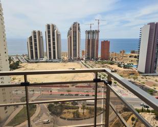 Vista exterior de Apartament en venda en Benidorm amb Aire condicionat, Calefacció i Jardí privat