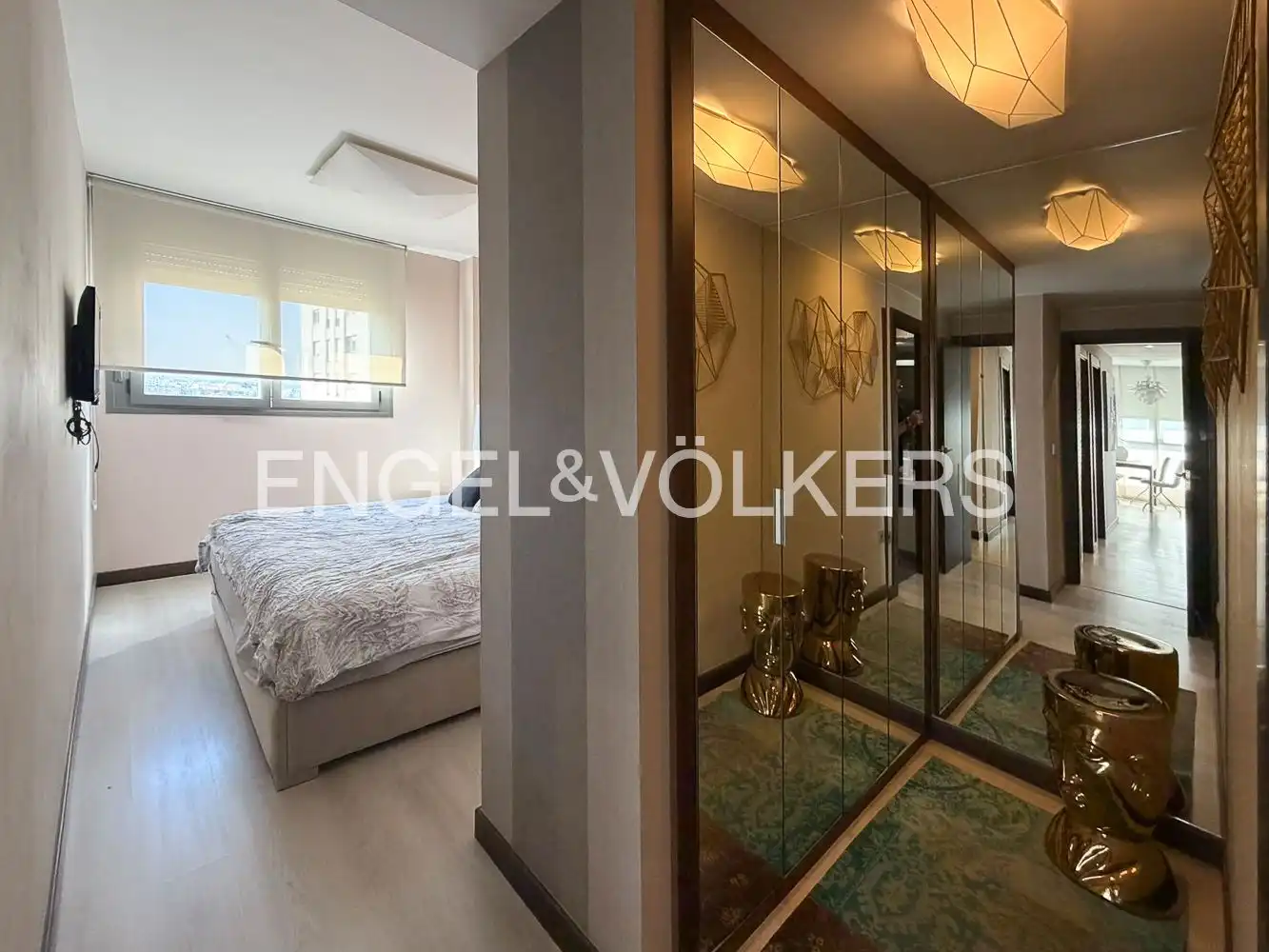 Bedroom of Flat for rent in Valencia  with Air Conditioner, Heating and Terrace