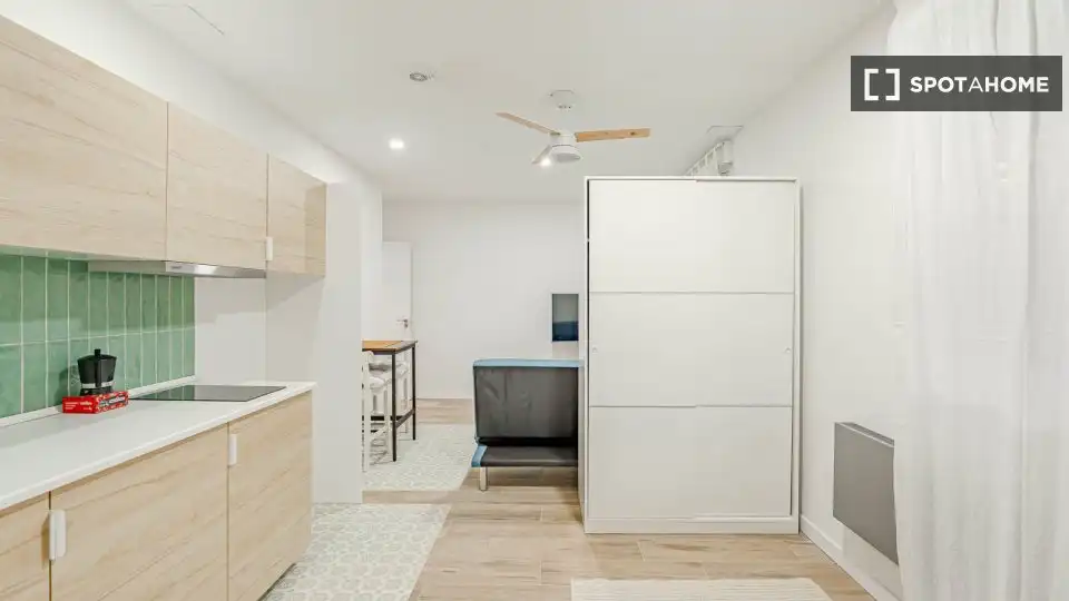 Cocina de Piso de alquiler en Madrid con Aire acondicionado, Calefacción y Amueblado