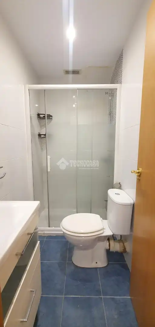 Badezimmer von Wohnung zum Verkauf in Madrid mit Klimaanlage, Heizung und Terrasse