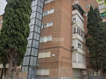 Pis amb ascensor en venda a Usera