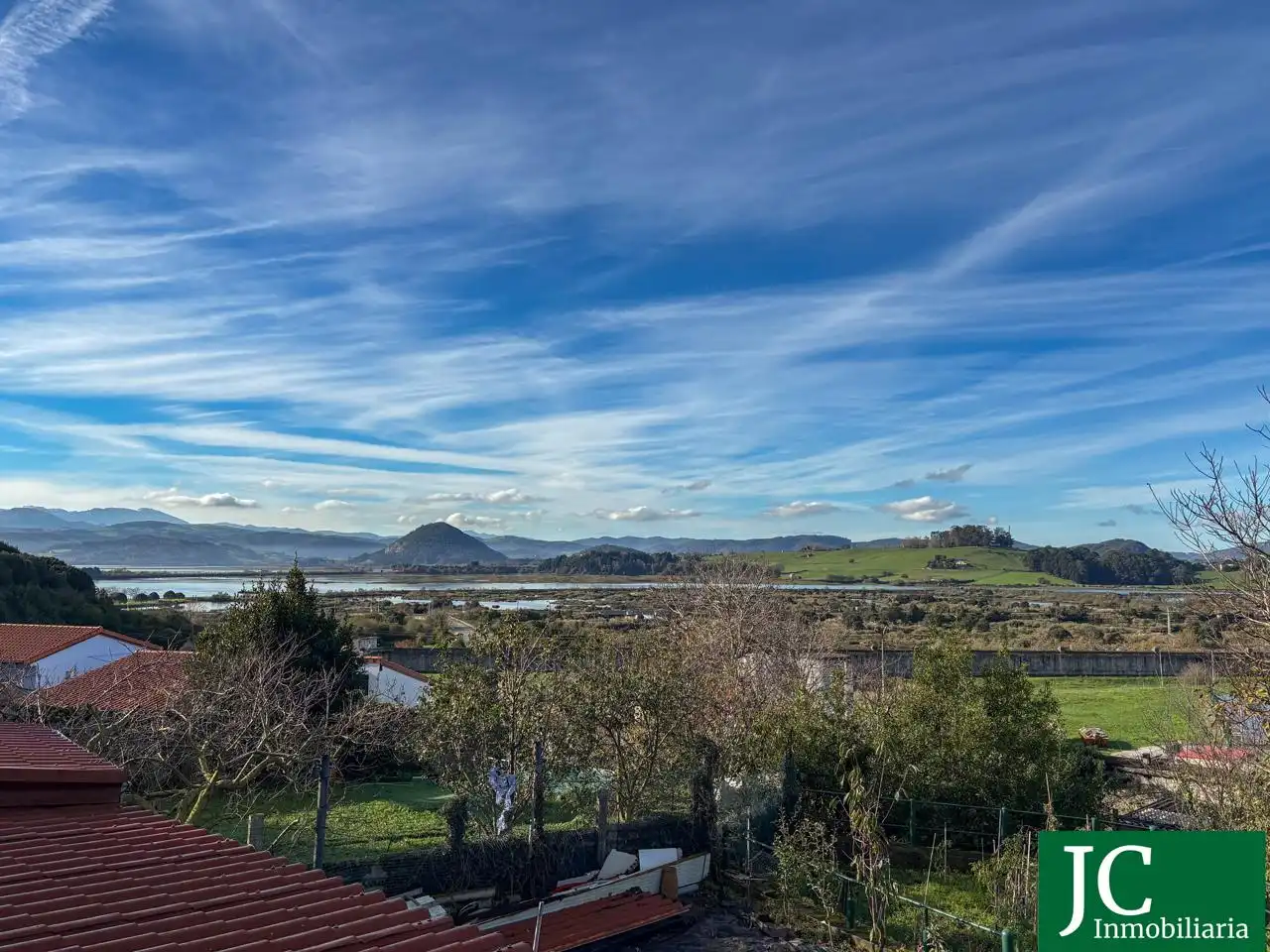 Vista exterior de Ático en venta en Santoña