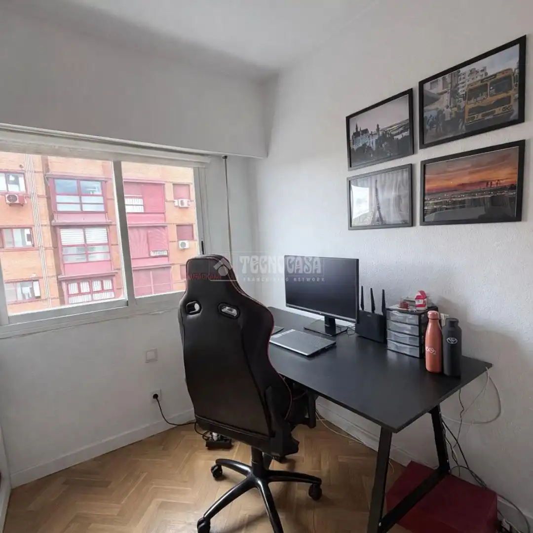 Habitación de Piso en venta en Madrid con Calefacción, Parquet y Piscina comunitaria