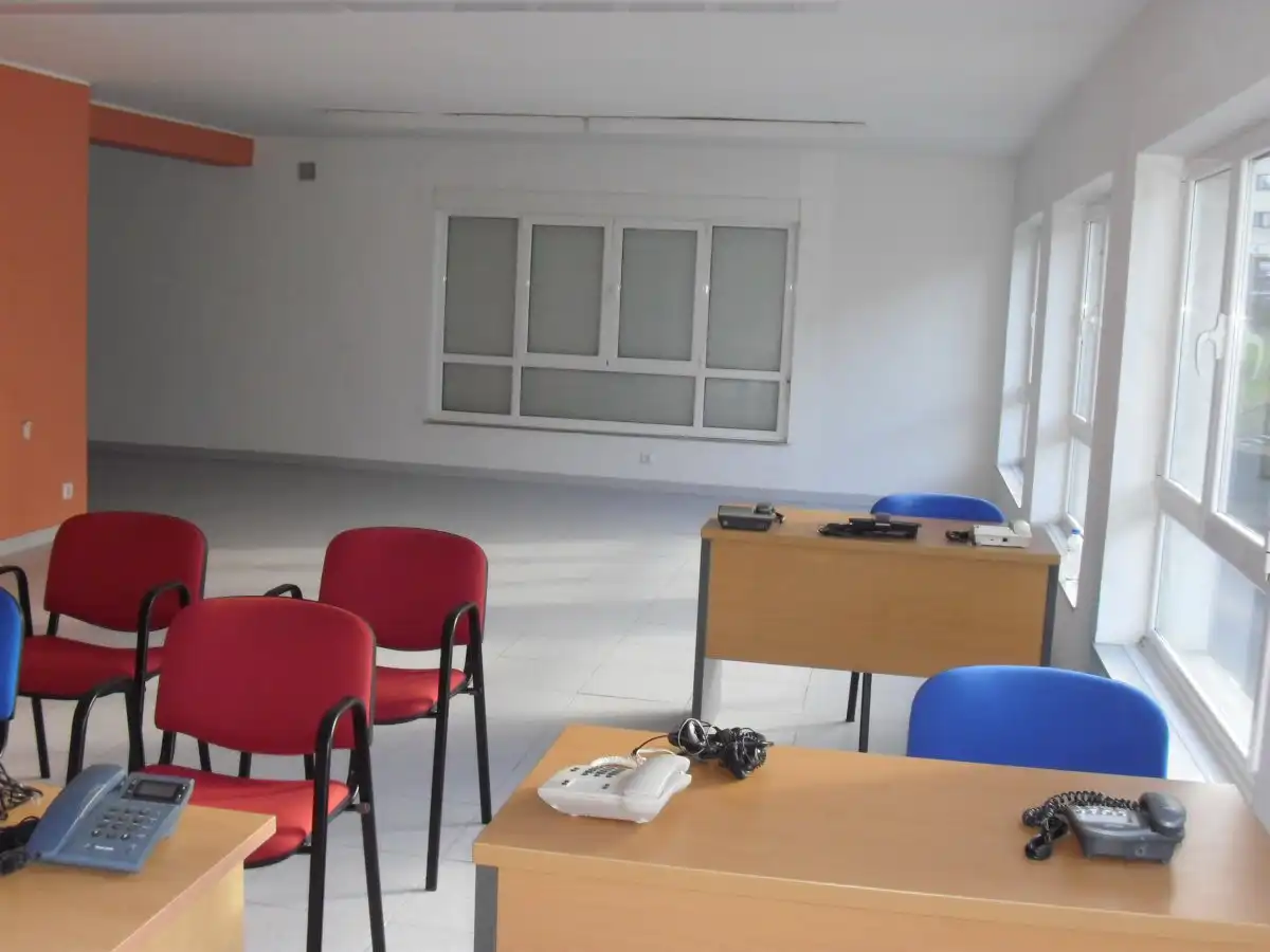 Oficina en venda en Oviedo  amb Calefacció
