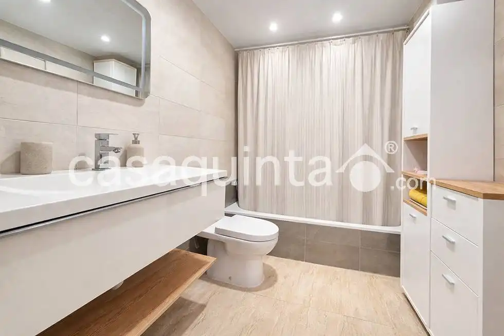 Baño de Apartamento en venta en Catral con Calefacción, Terraza y Piscina