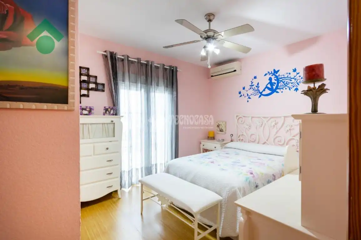Schlafzimmer von Einfamilien-Reihenhaus zum Verkauf in Nueva Nerja