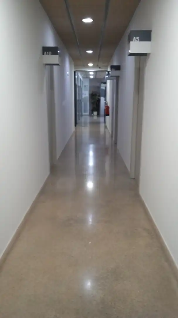 Büro zur Miete in Reus mit Klimaanlage, Heizung und Internet