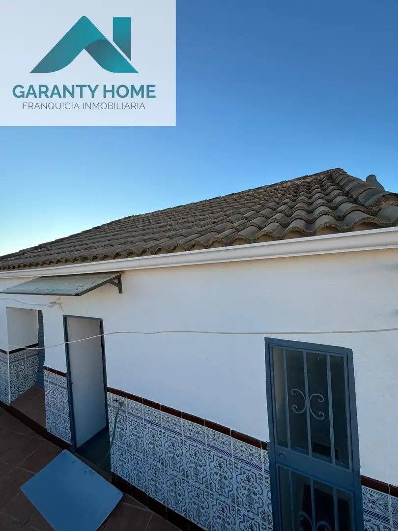 Vista exterior de Casa o xalet en venda en Alcaudete amb Aire condicionat, Terrassa i Traster
