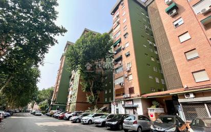 Vista exterior de Pis en venda en Alcalá de Henares amb Calefacció