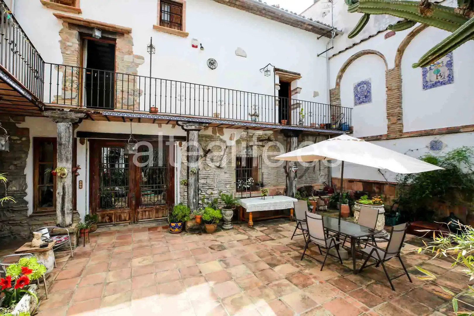 Terrasse von Einfamilien-Reihenhaus zum Verkauf in Gandia mit Privatgarten, Terrasse und Abstellraum
