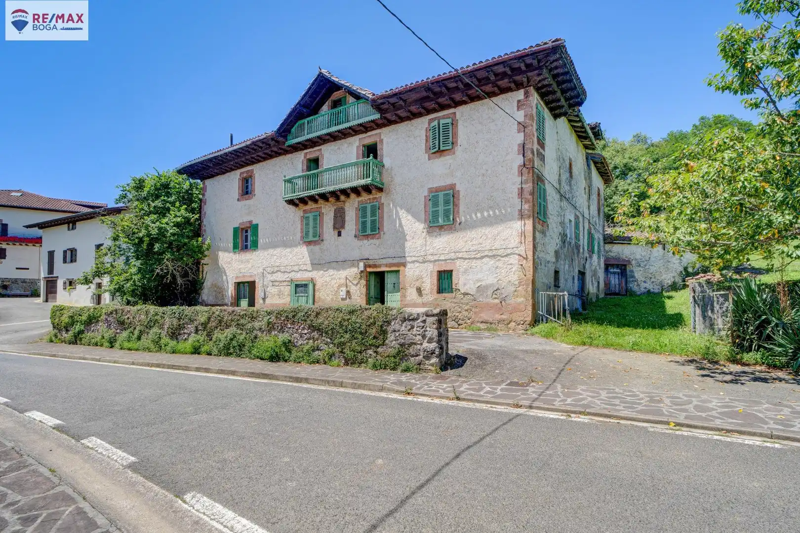 Casa con terrazza in vendita a Donamaria