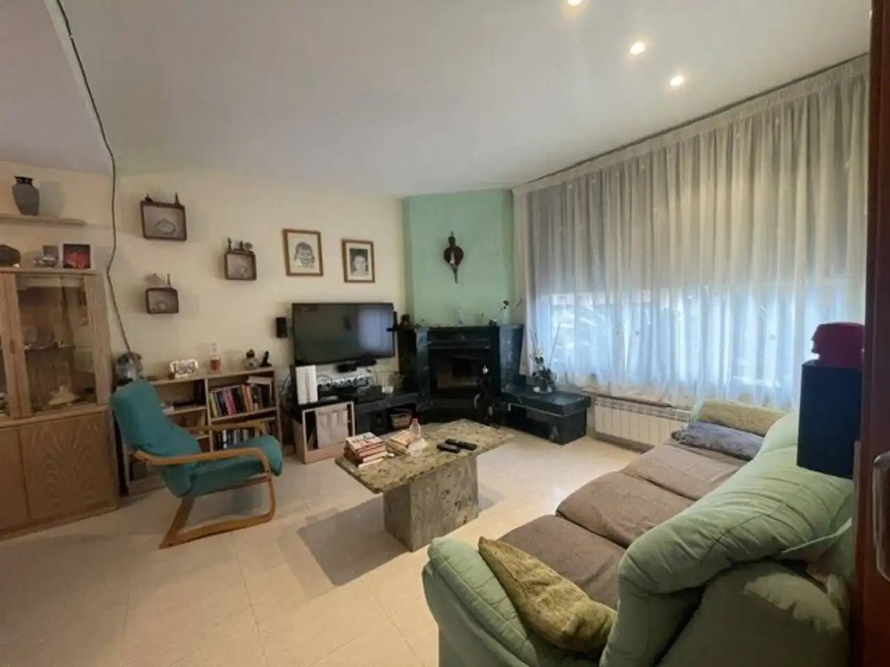 Sala de estar de Casa o chalet en venta en La Garriga con Aire acondicionado, Calefacción y Jardín privado