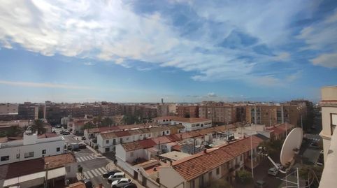 Tu nuevo hogar en Elche te espera!  Piso amplio, luminoso y con ascensor