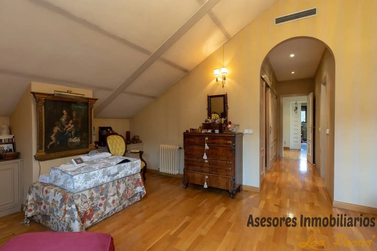 Einfamilien-Reihenhaus zum Verkauf in Madrid mit Klimaanlage, Heizung und Privatgarten