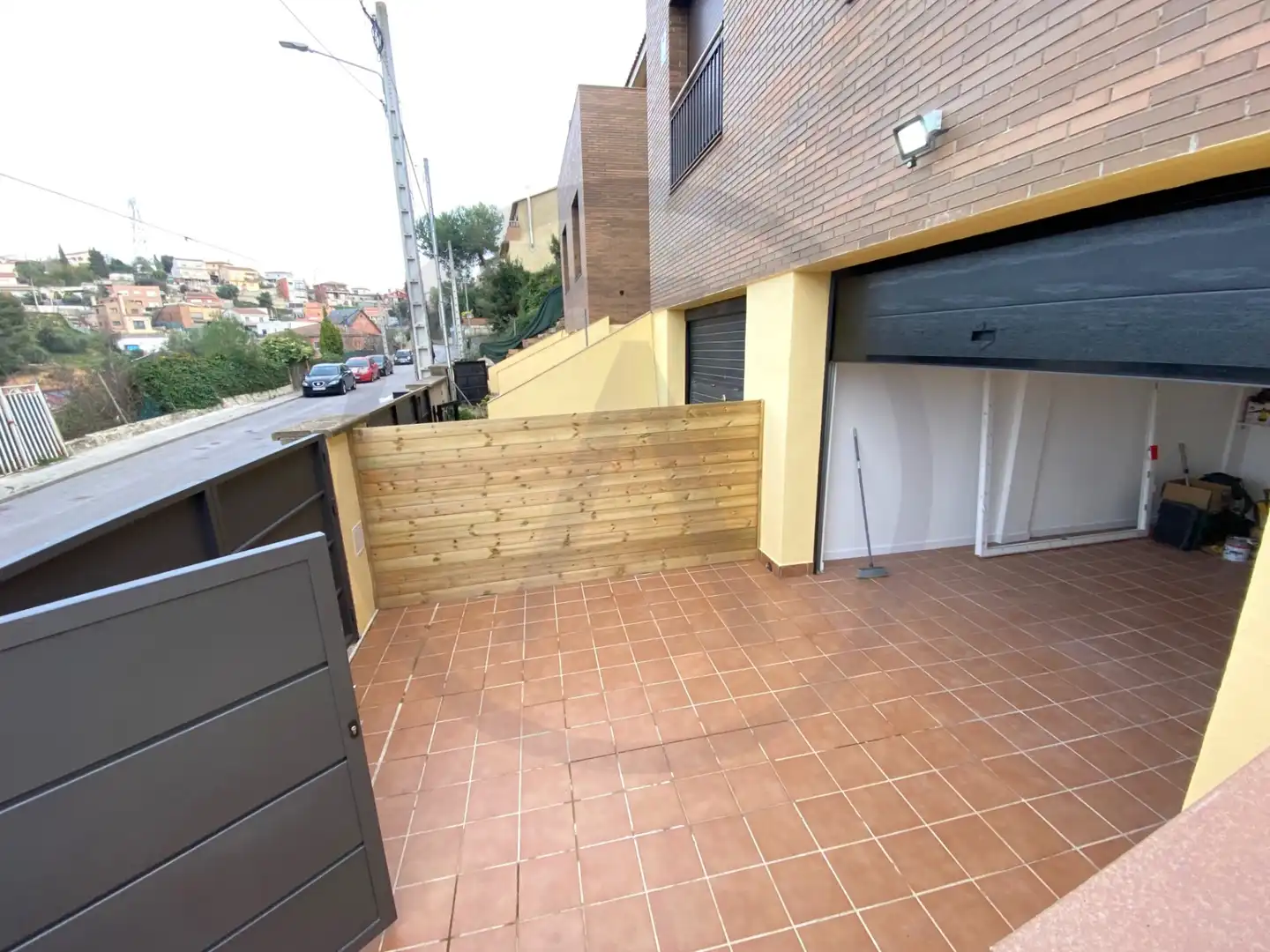 Vista exterior de Casa o chalet en venta en Terrassa con Aire acondicionado, Calefacción y Parquet
