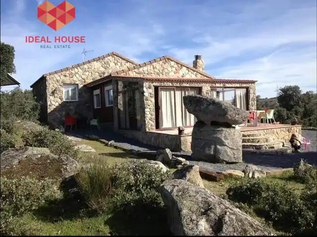 Vista exterior de Finca rústica en venda en Villacastín amb Jardí privat, Terrassa i Moblat