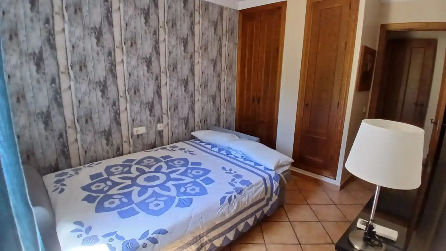 Dormitori de Apartament de lloguer en Casares amb Aire condicionat, Calefacció i Terrassa