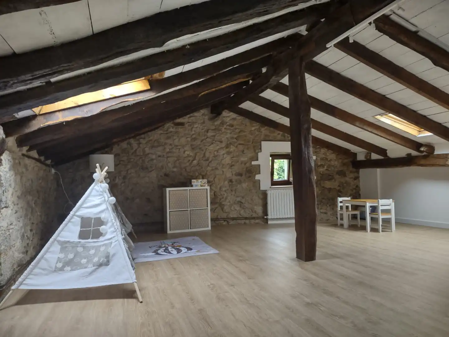 Casa adosada de lloguer en Riotuerto amb Calefacció, Jardí privat i Parquet