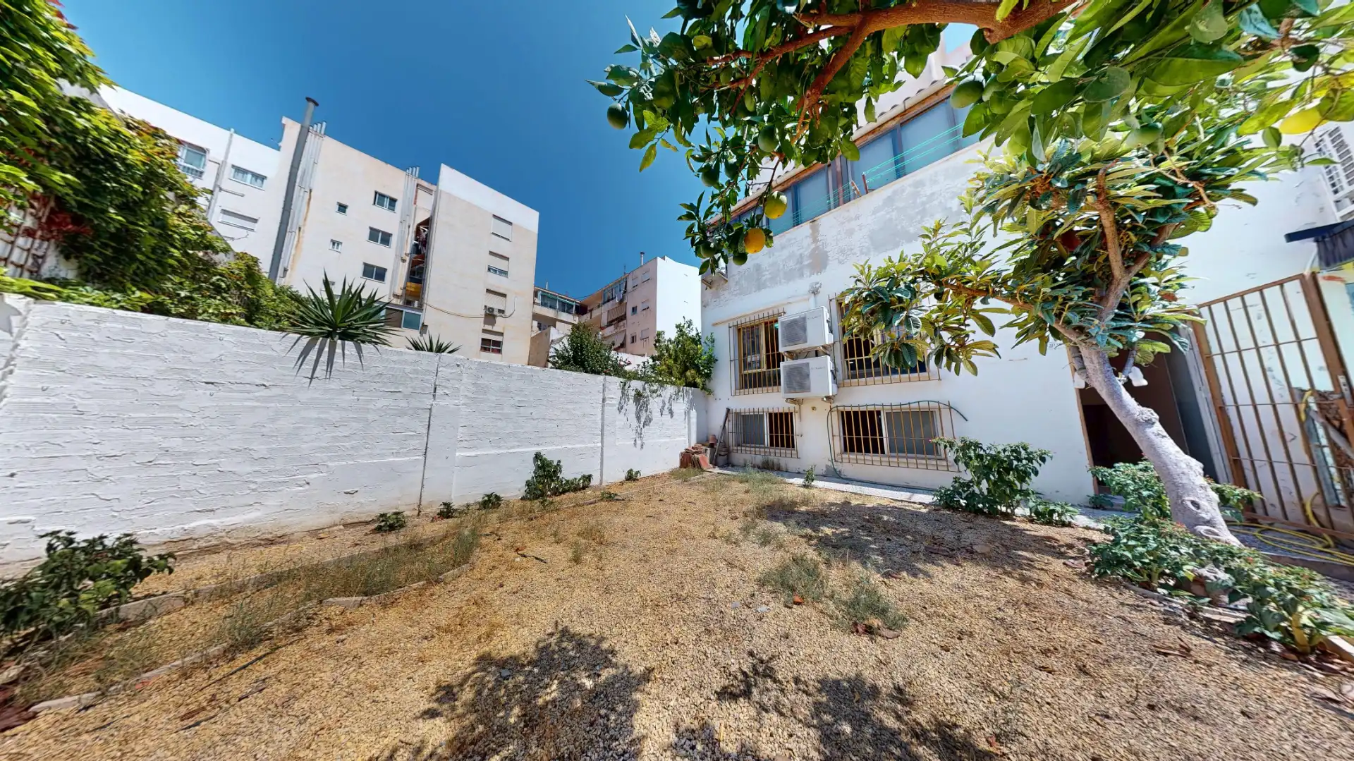 Vista exterior de Pis en venda en Sant Joan d'Alacant amb Aire condicionat i Jardí privat