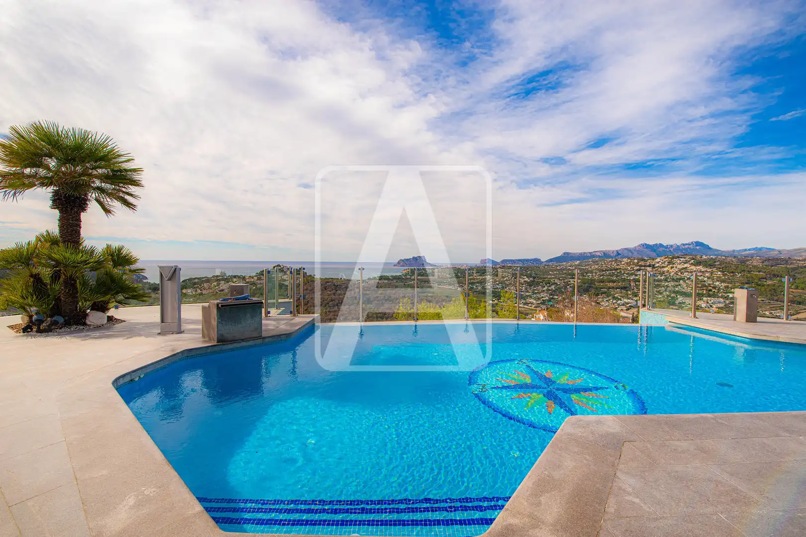 Detached house with pool for sale in Paichi