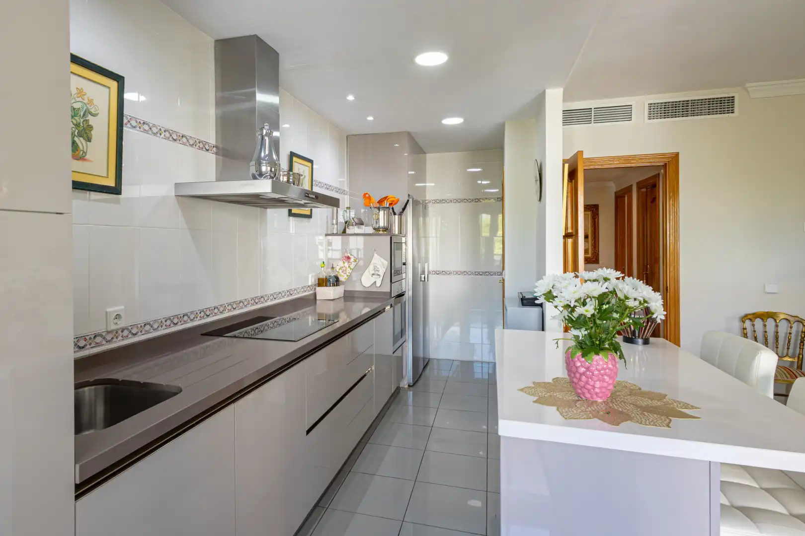 Cocina de Ático en venta en Marbella con Aire acondicionado, Calefacción y Terraza