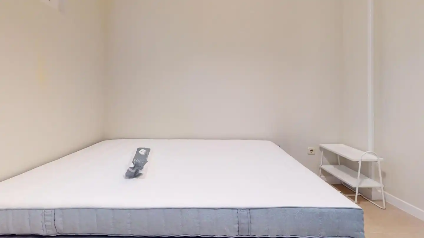 Schlafzimmer von Erdgeschoss zur Miete in Madrid