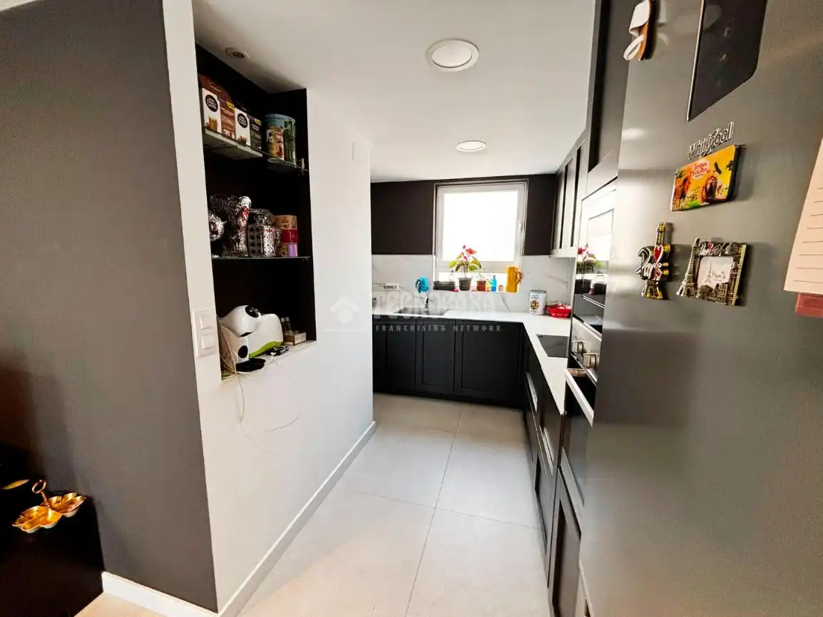Kitchen of Flat for sale in Zaragoza  with Heating, Terrace and Furnished