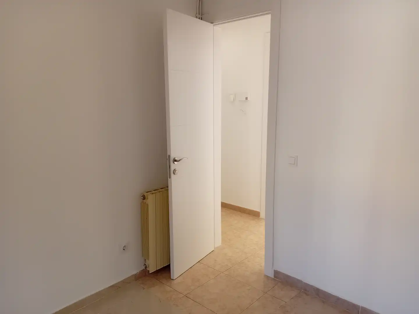 Piso en venta en Girona con Calefacción, Terraza y Internet