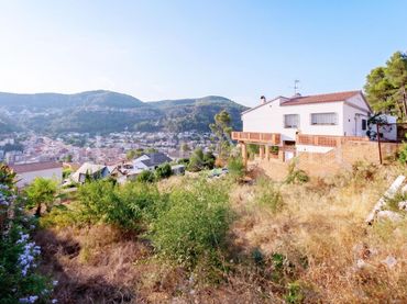 Terrenos y solares en venta en calle Enric Granados