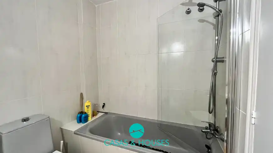 Bany de Àtic en venda en La Manga del Mar Menor amb Aire condicionat, Terrassa i Traster