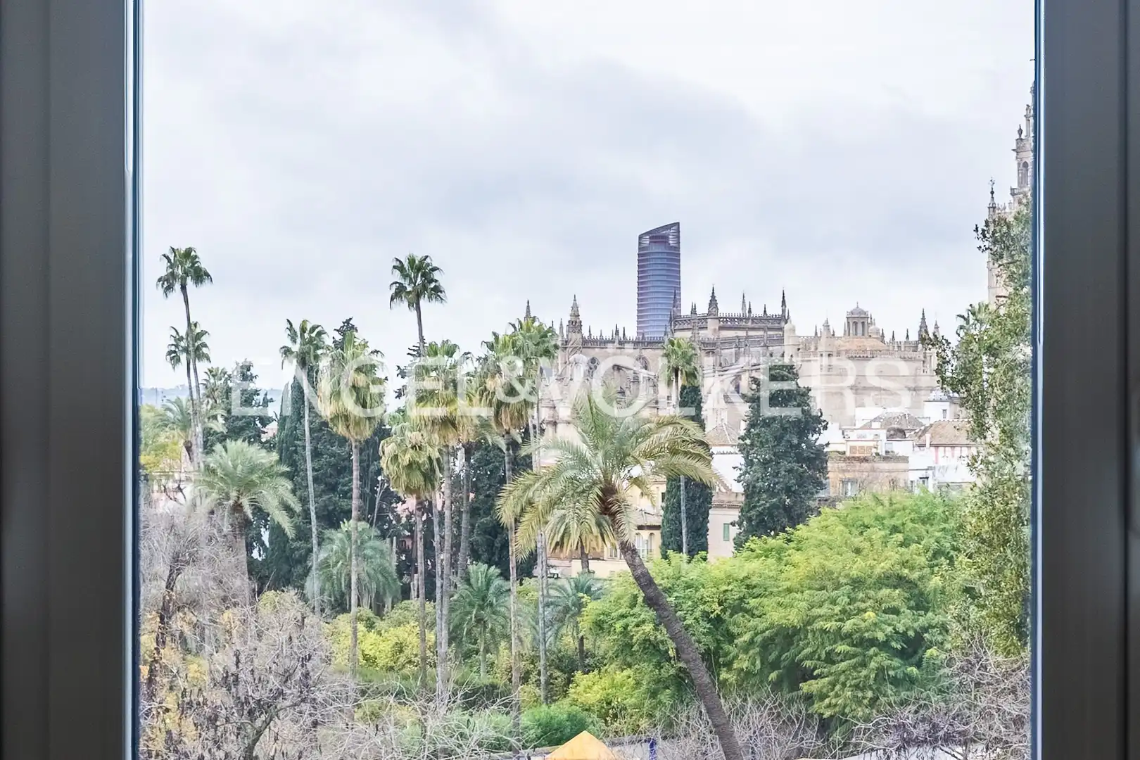 Vista exterior de Piso en venta en Sevilla con Aire acondicionado y Calefacción